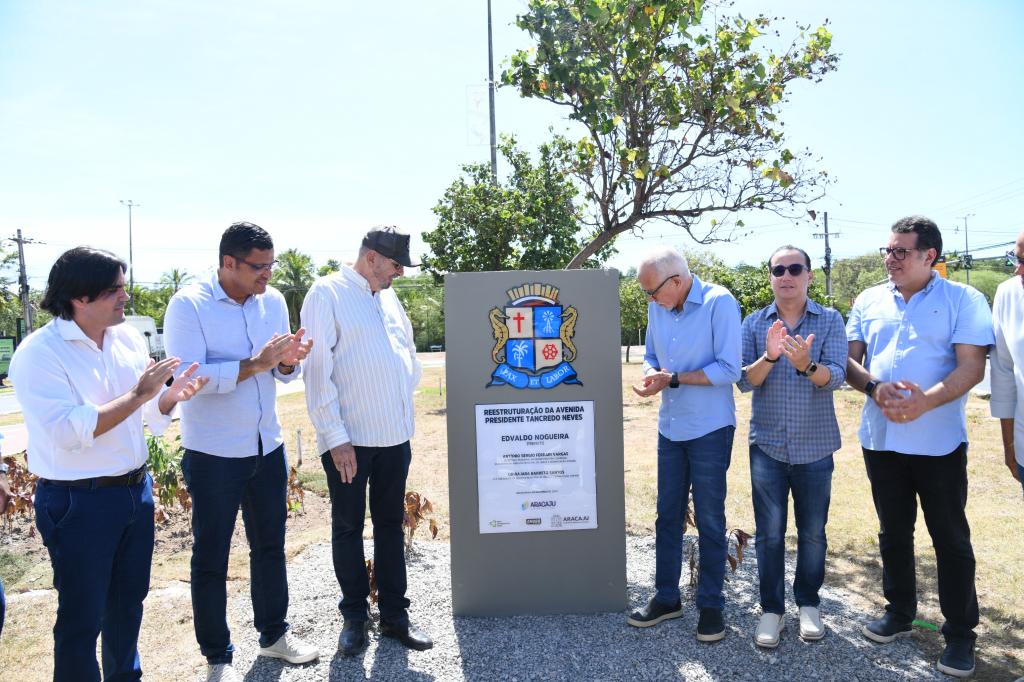 Prefeito Edvaldo entrega reestruturação da avenida Tancredo Neves - SMTT Aracaju
